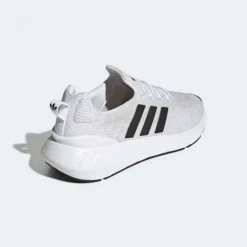 AdidasSwift Run 22