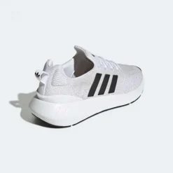 AdidasSwift Run 22