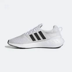 AdidasSwift Run 22