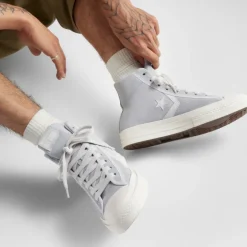 Converse Star Player 76 Suede