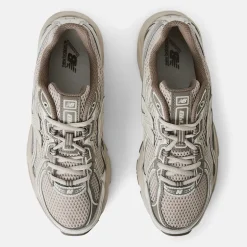 New Balance 740