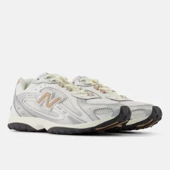 New Balance 204L
