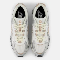 New Balance 204L