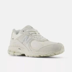 NewBalance 2002R