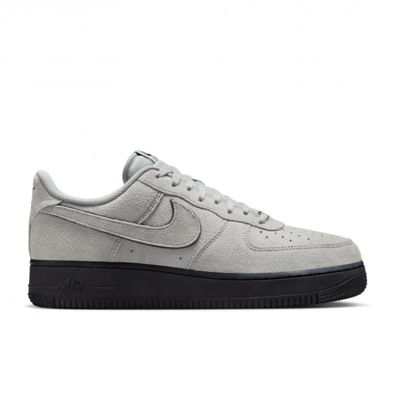Nike Air Force 1 '07 LV8