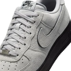 Nike Air Force 1 '07 LV8