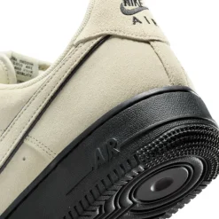 Nike Air Force 1 '07 LV8