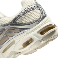 NIke Air Max Moto 2k
