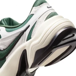 Nike AL8