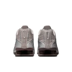 NIke Shox R4