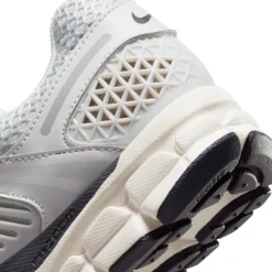 Nike Vomero 5