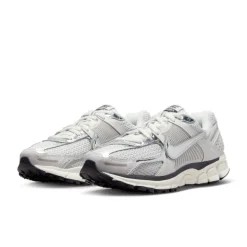 Nike Vomero 5