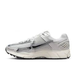 Nike Vomero 5