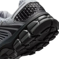 Nike Vomero 5