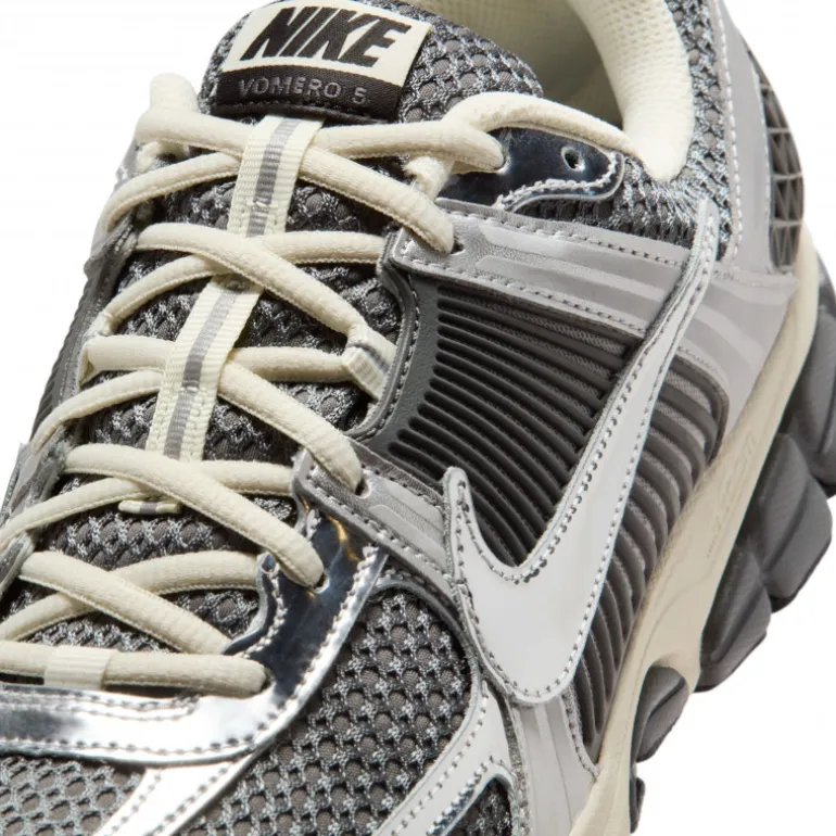 Nike Zoom Vomero 5