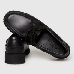 Sebago Ranger waxy woman