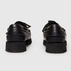 Sebago Ranger waxy woman